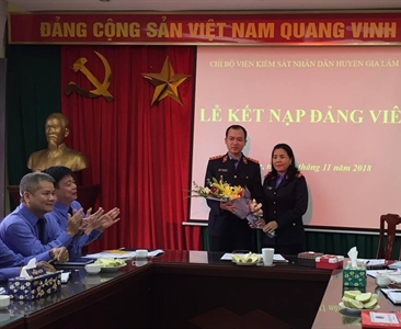 Chi bộ Viện KSND huyện Gia Lâm tổ chức Lễ kết nạp Đảng viên mới